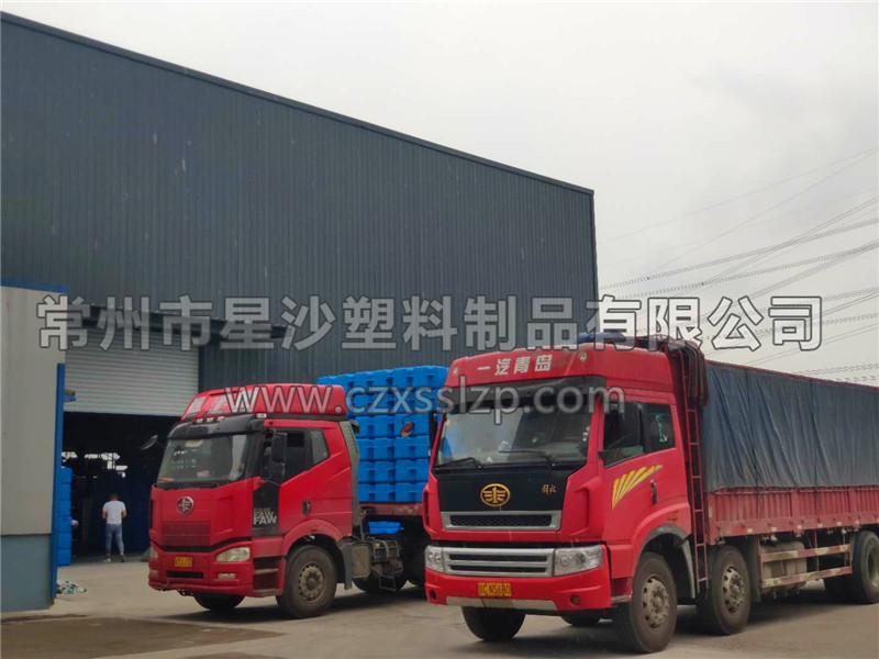 兩車730平米浮筒已裝滿 即將出廠踏上江西南昌之旅