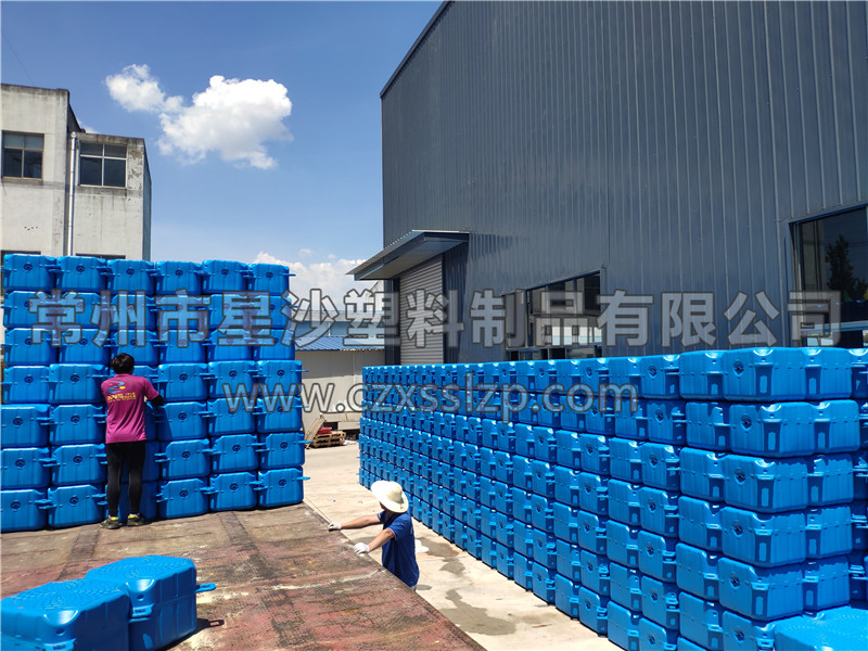 常州市星沙塑料制品有限公司-安徽亳州1M*1M*0.4M大浮筒發貨9