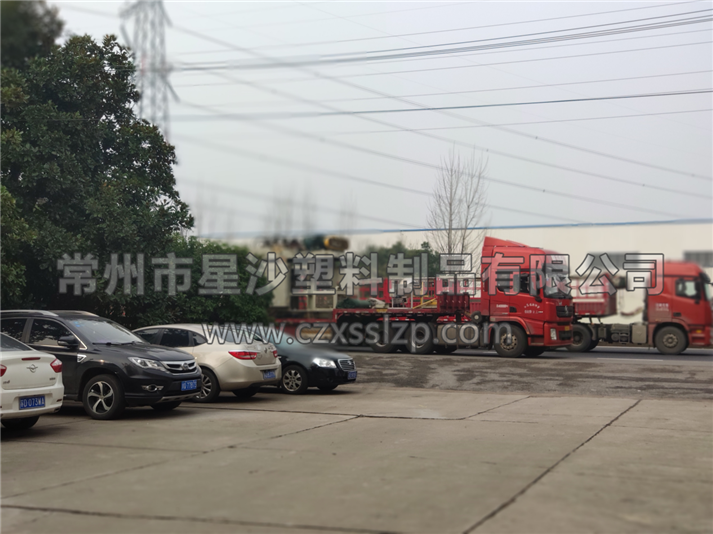 吹塑機(jī)已安全運(yùn)送至星沙工廠1